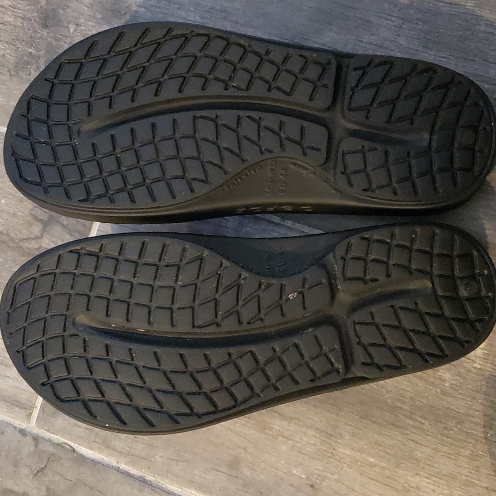 Sandals - Picture 2 of 2